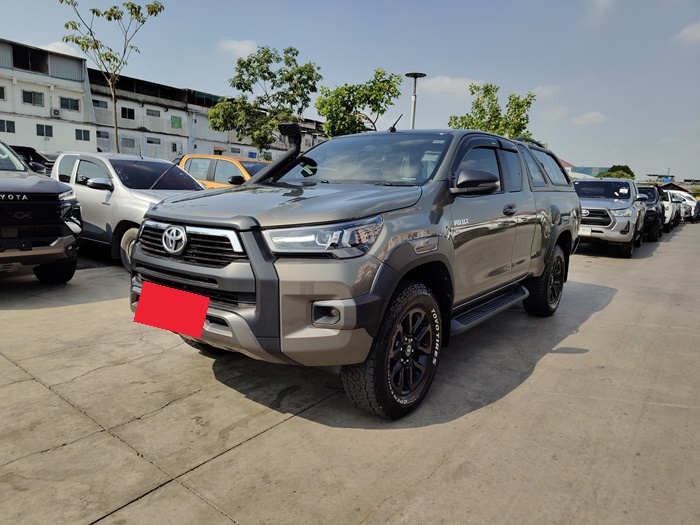 TOYOTA Hilux