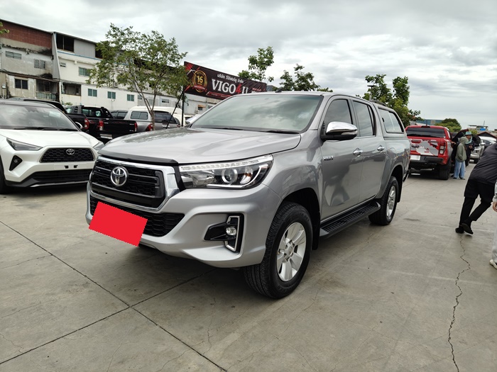 TOYOTA Hilux