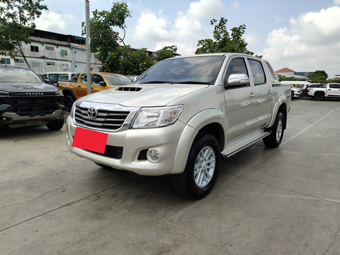 TOYOTA Hilux