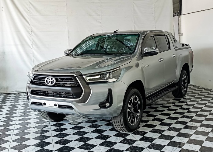 TOYOTA Hilux