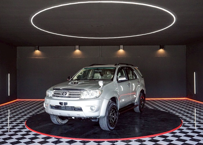 TOYOTA Fortuner
