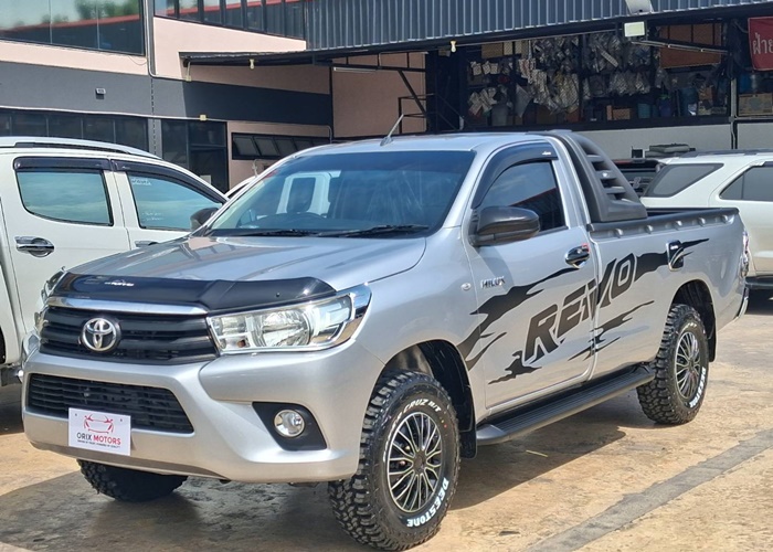 TOYOTA Hilux