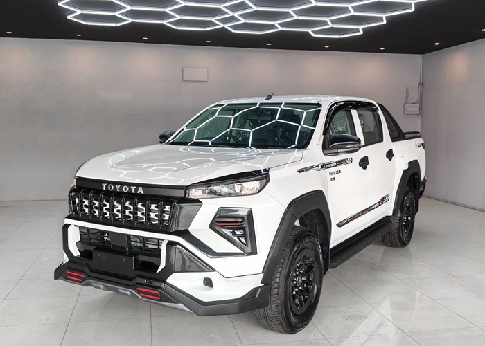 TOYOTA HILUX TRAVO SMART