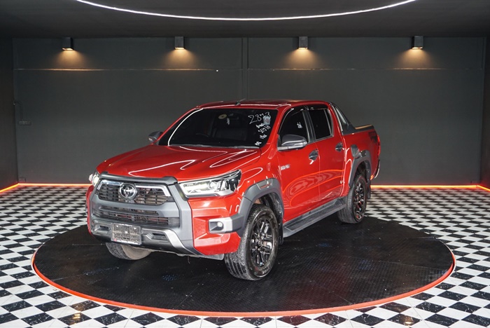 TOYOTA Hilux