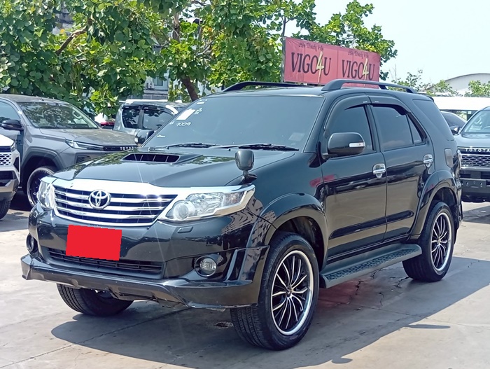 TOYOTA Fortuner