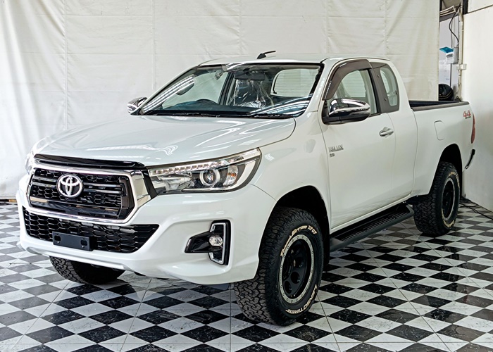 TOYOTA Hilux