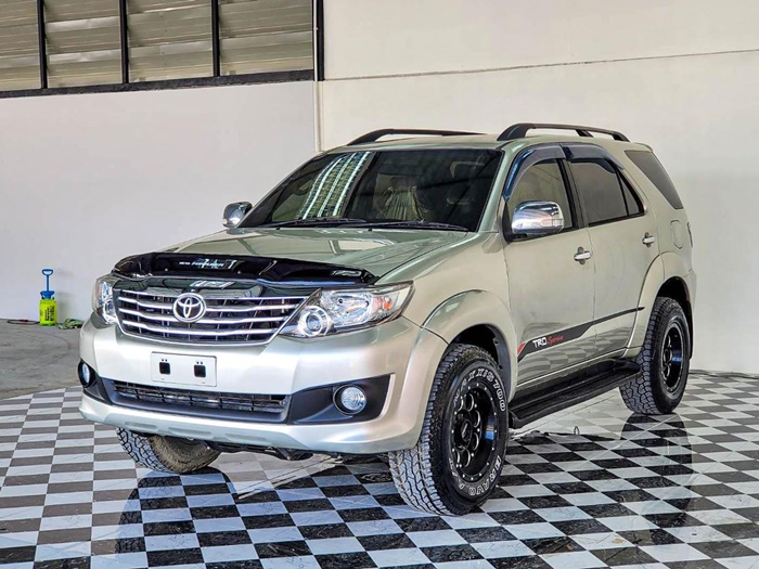 TOYOTA Fortuner