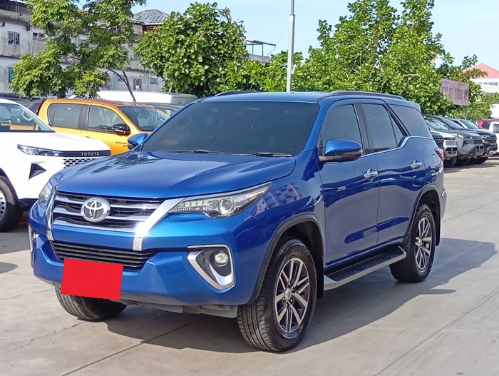 TOYOTA Fortuner