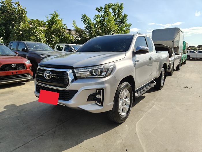 TOYOTA Hilux
