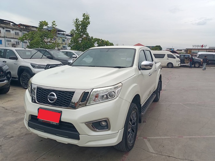 NISSAN Navara