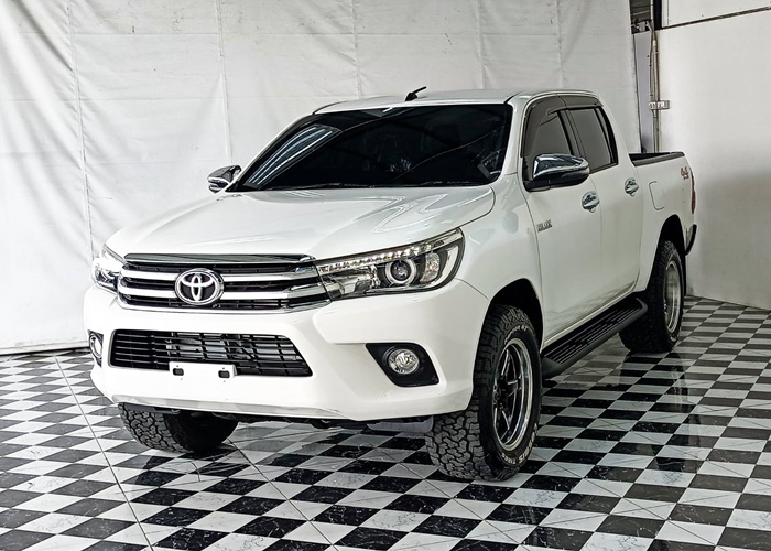 TOYOTA Hilux