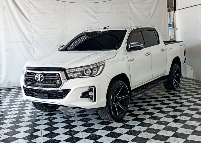 TOYOTA Hilux