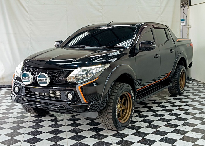 MITSUBISHI Triton