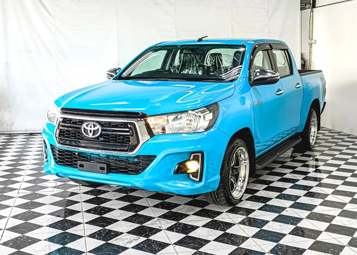 TOYOTA Hilux