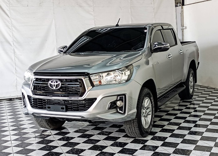 TOYOTA Hilux