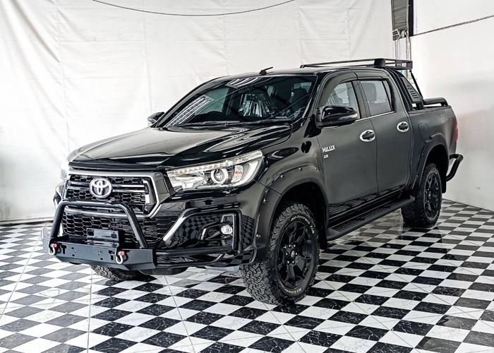 TOYOTA Hilux