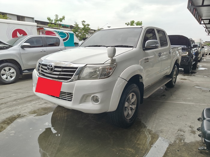 TOYOTA Hilux