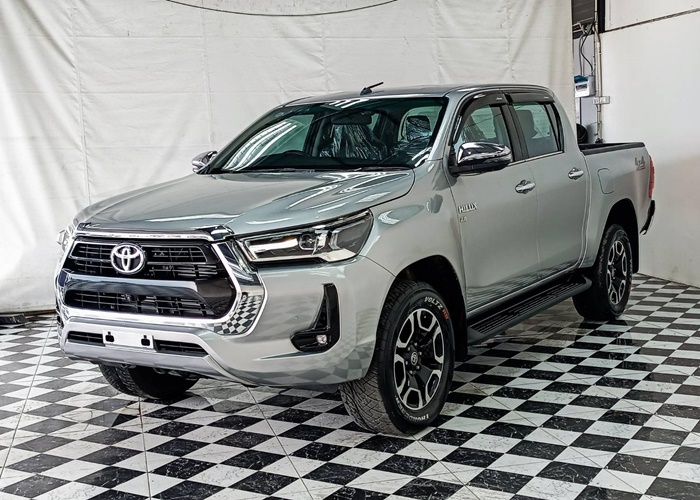 TOYOTA Hilux