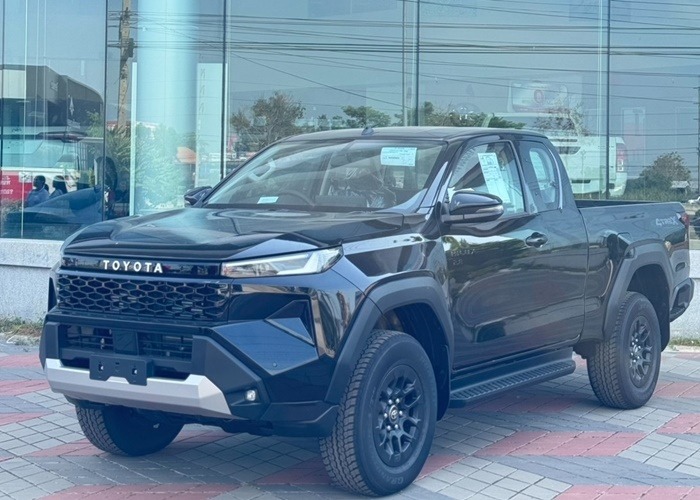 TOYOTA HILUX TRAVO 4TREX