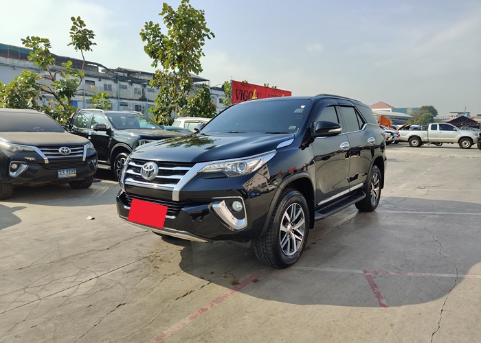 TOYOTA Fortuner