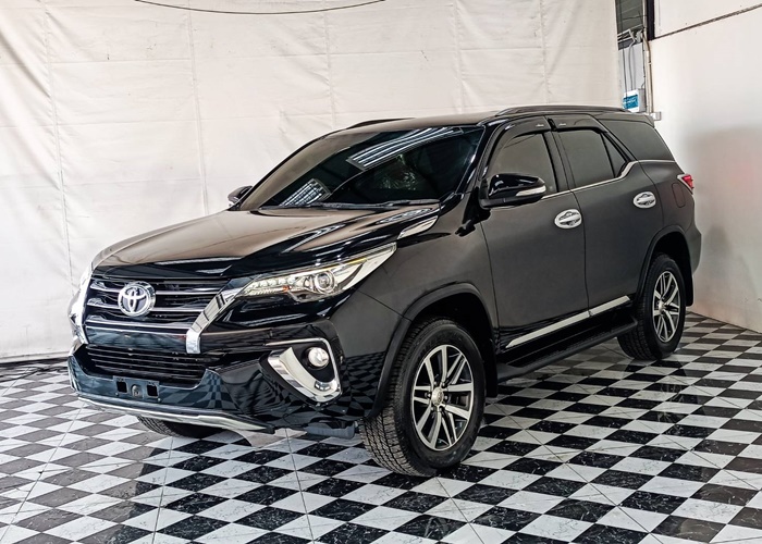 TOYOTA Fortuner