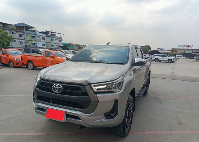 TOYOTA Hilux