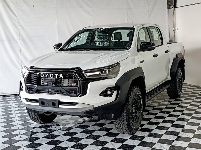 TOYOTA Hilux