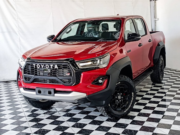 TOYOTA Hilux