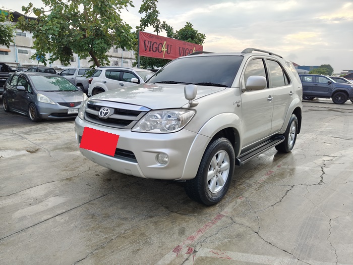TOYOTA Fortuner