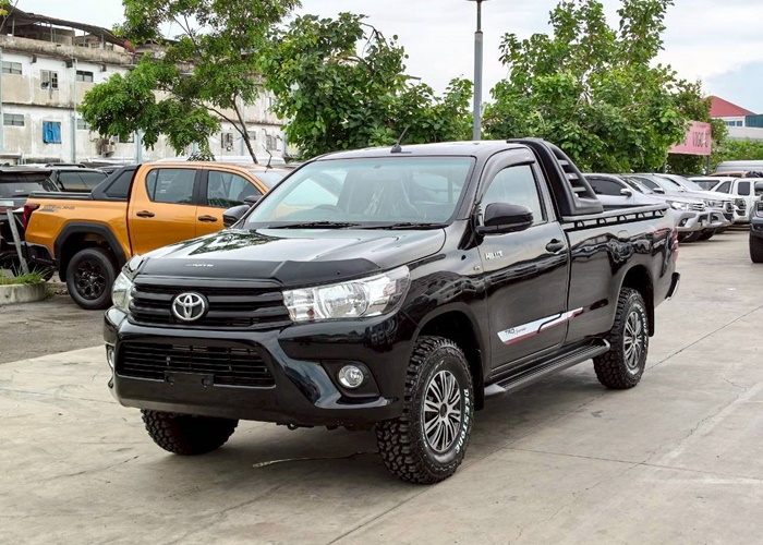 TOYOTA Hilux