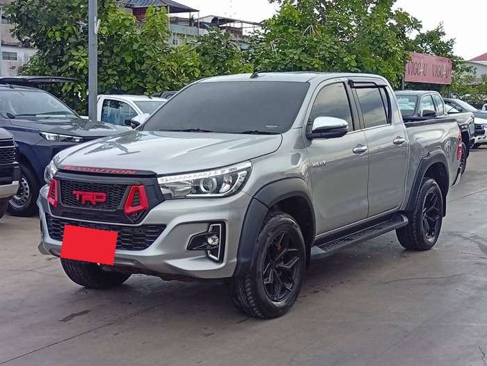 TOYOTA Hilux