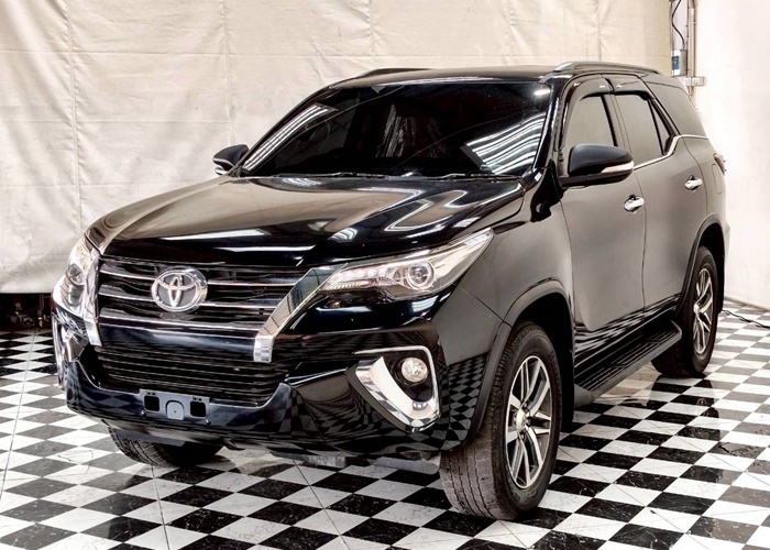 TOYOTA Fortuner