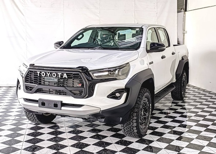 TOYOTA Hilux