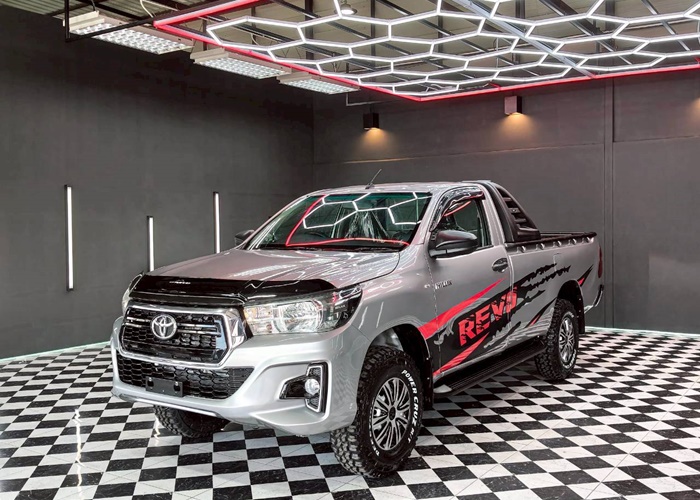 TOYOTA Hilux