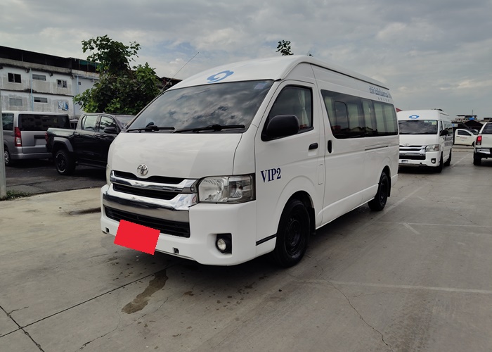 TOYOTA COMMUTER