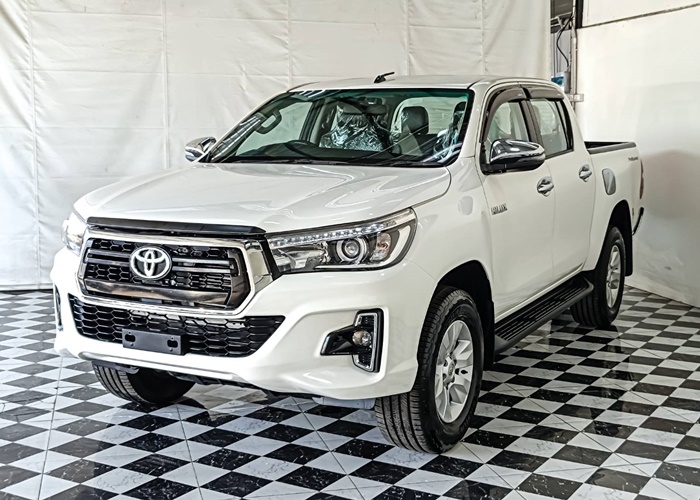 TOYOTA Hilux