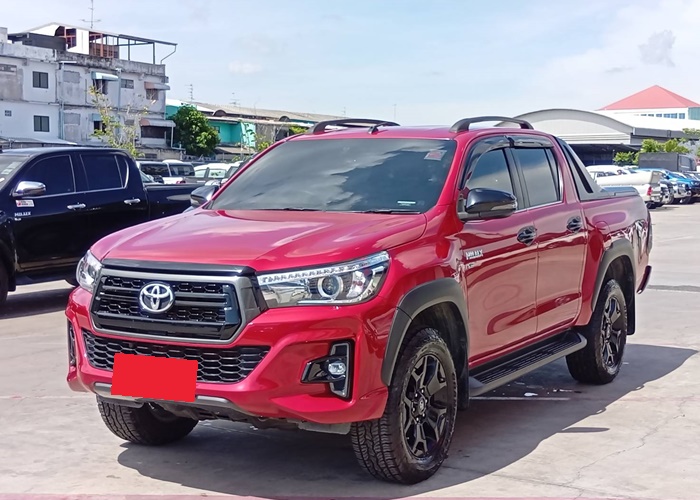 TOYOTA Hilux