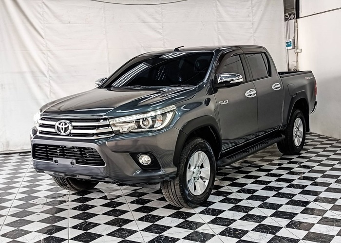 TOYOTA Hilux