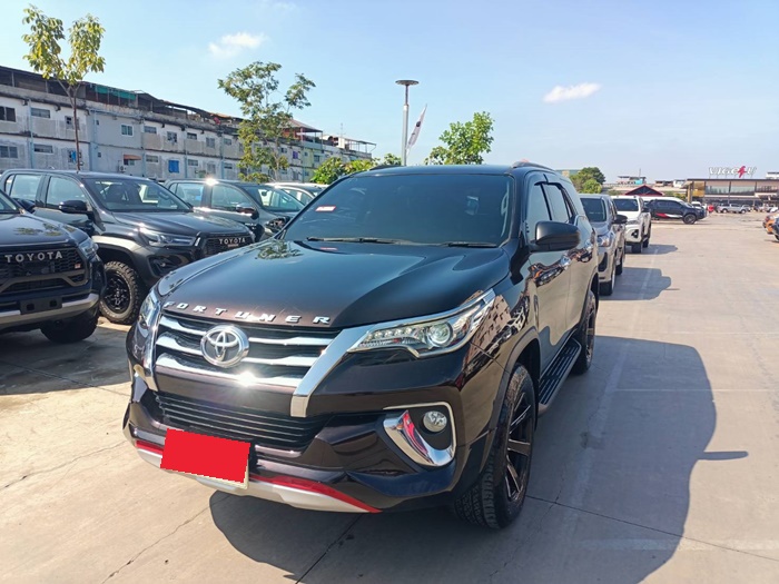 TOYOTA Fortuner