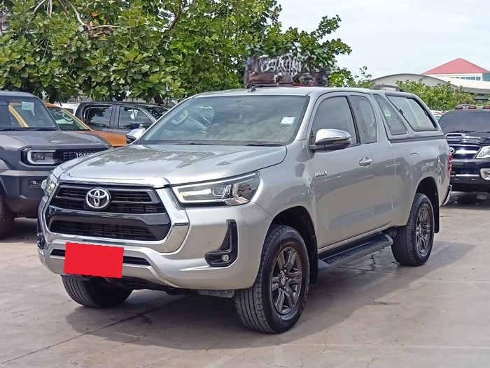 TOYOTA Hilux
