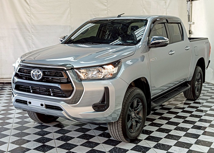 TOYOTA Hilux