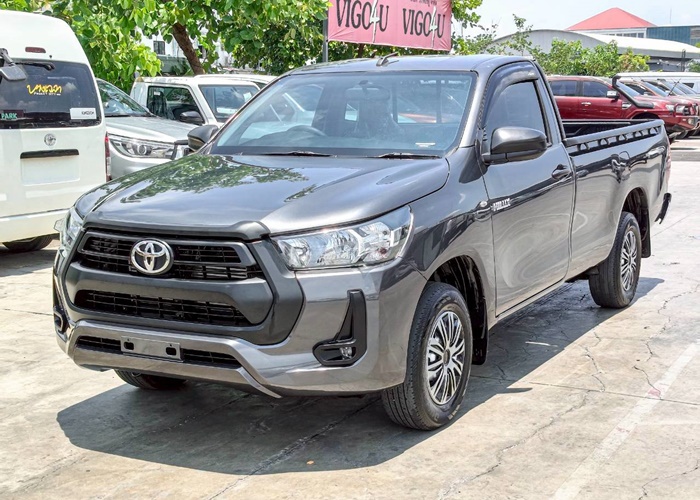 TOYOTA Hilux