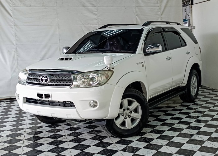 TOYOTA Fortuner