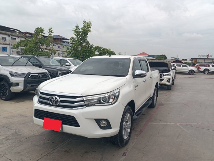 TOYOTA Hilux