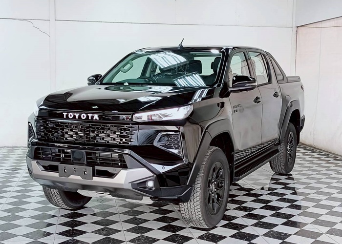 TOYOTA TRAVO OVERLAND PLUS