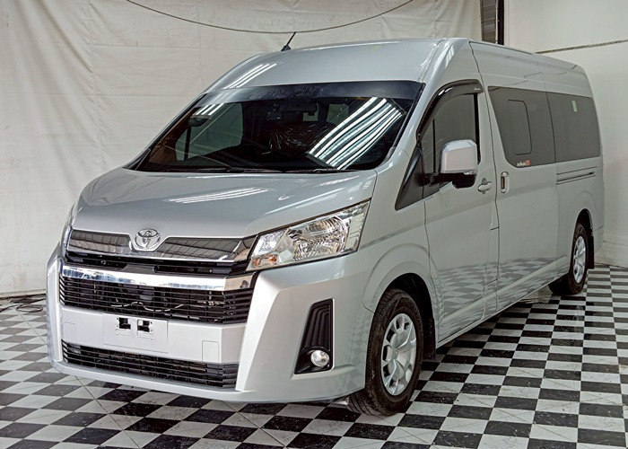 TOYOTA COMMUTER
