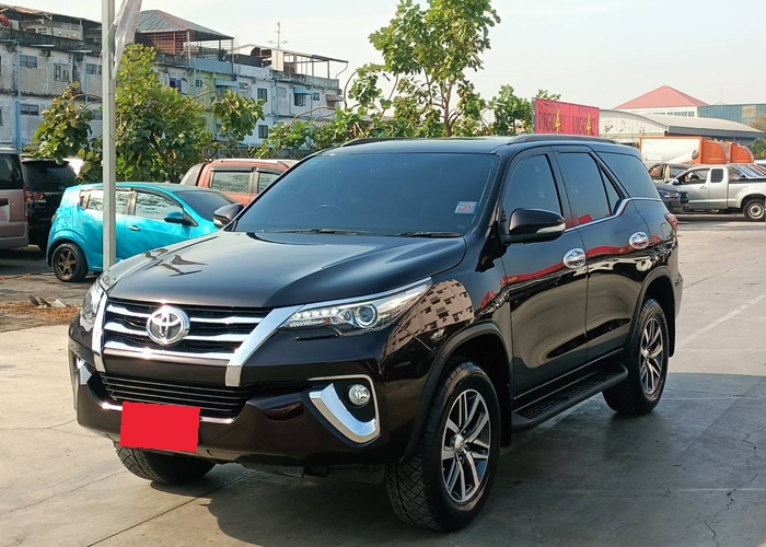 TOYOTA Fortuner