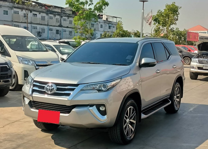 TOYOTA Fortuner