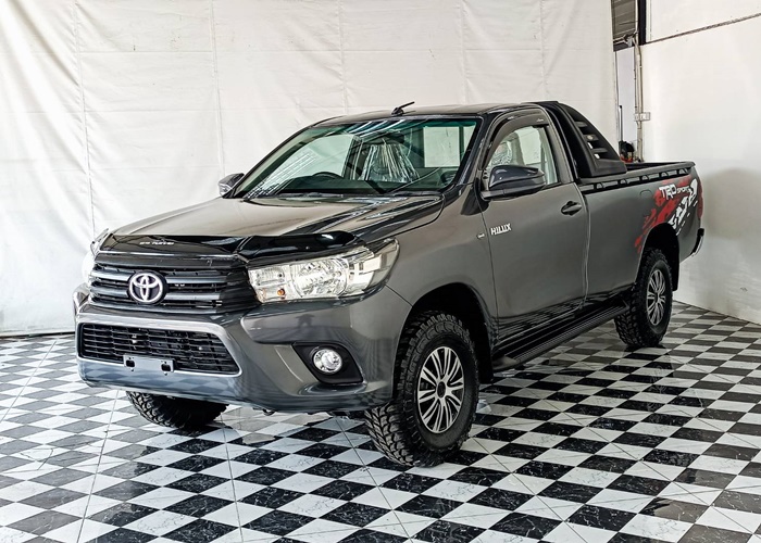 TOYOTA Hilux