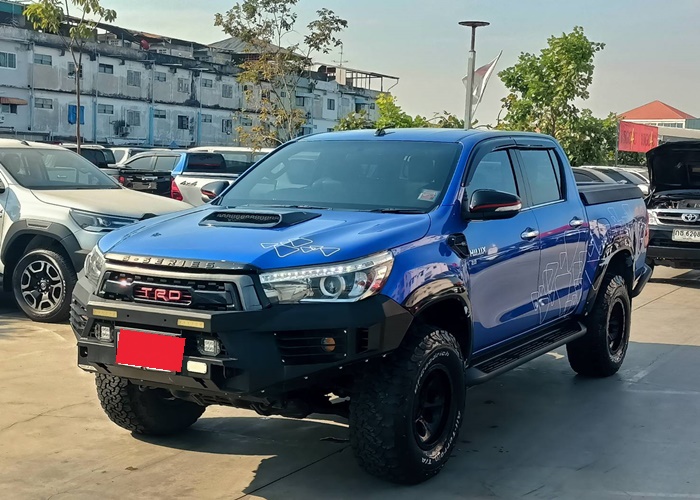 TOYOTA Hilux